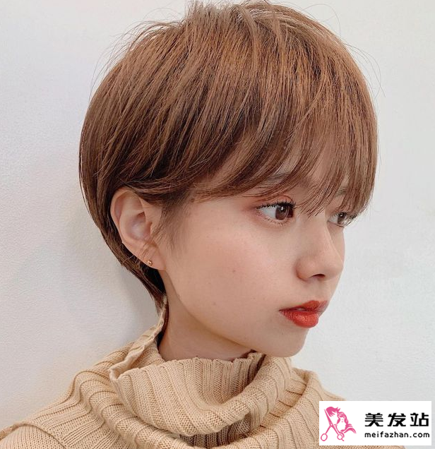 最新款短發(fā)發(fā)型女，小巷深處的時尚靈感與秘密圖片分享